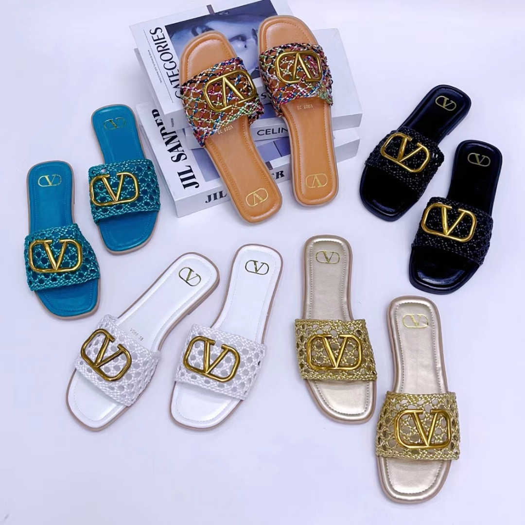 V088 SLIPPERS